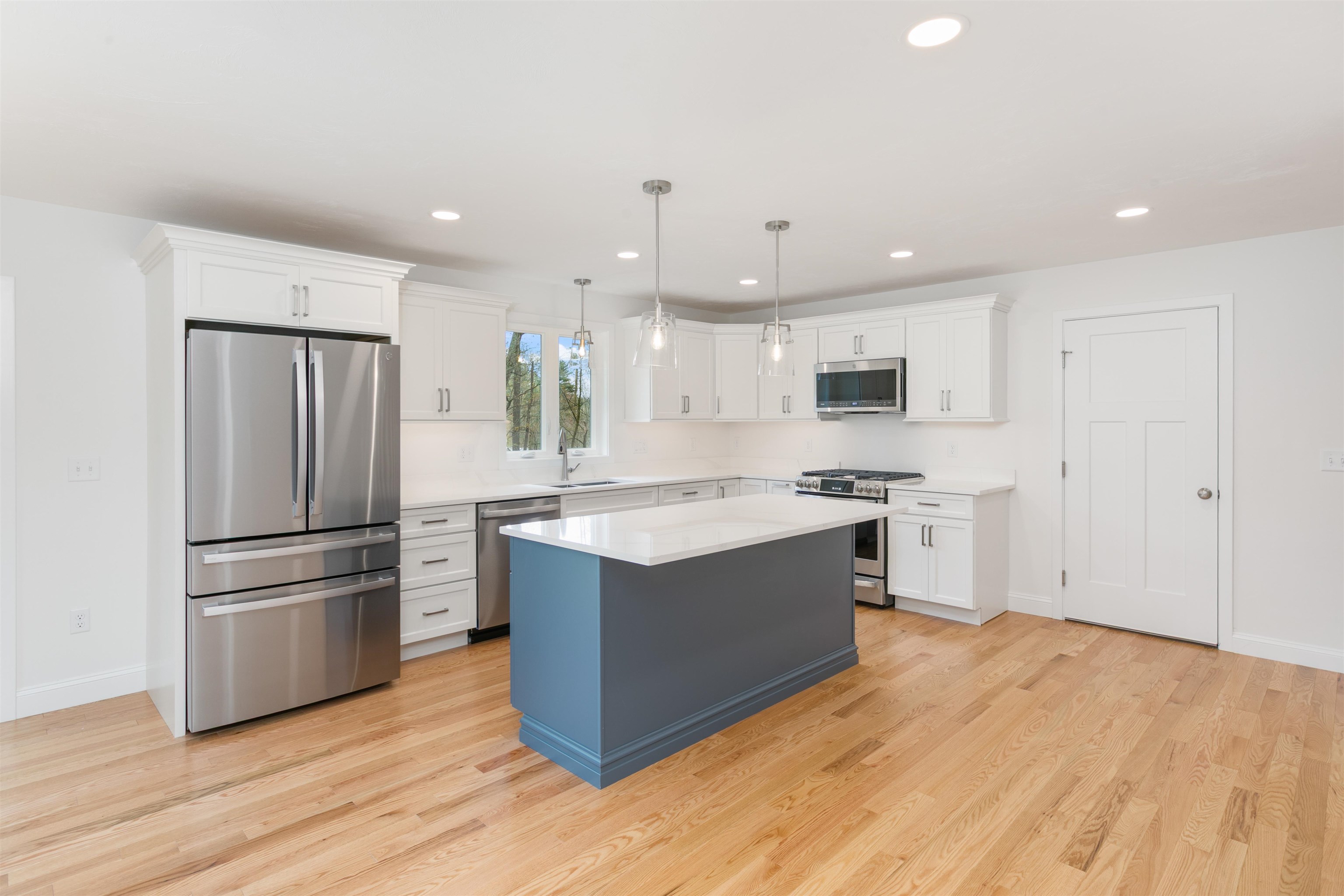 1152 Bridge Street Pelham, NH 03076 - Photo 13 of 44
