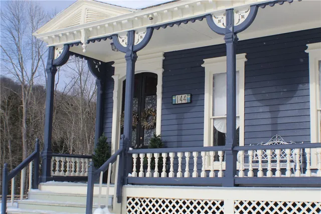 $829,000 | 144 Pete Hendricks Road, Middlefield, NY 13326