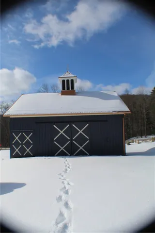 $829,000 | 144 Pete Hendricks Road, Middlefield, NY 13326