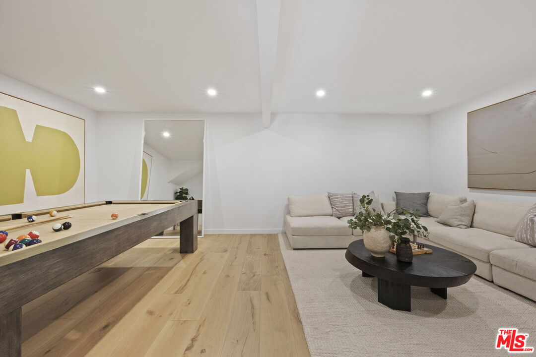 431 Montana Circle Ojai, CA 93023 - Photo 34 of 73 a living room with furniture and flat screen tv