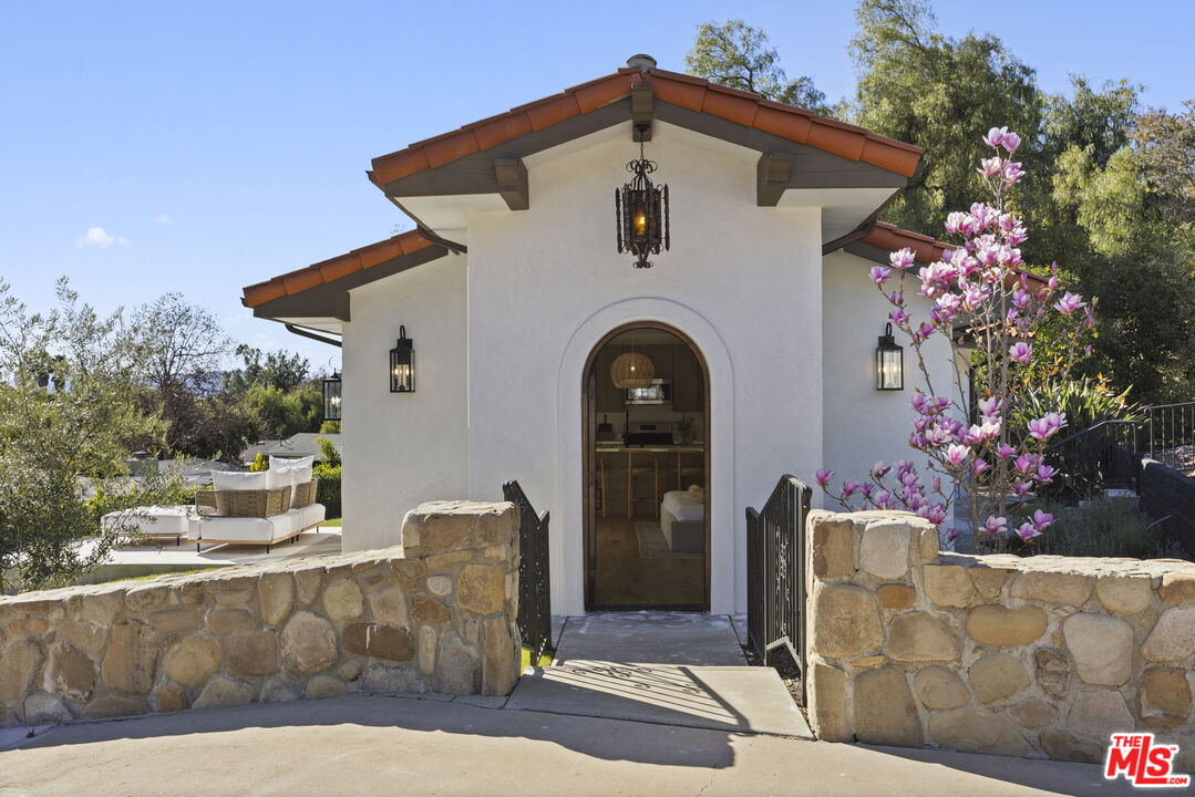 431 Montana Circle Ojai, CA 93023 - Photo 44 of 73 a front view of a house with a garden