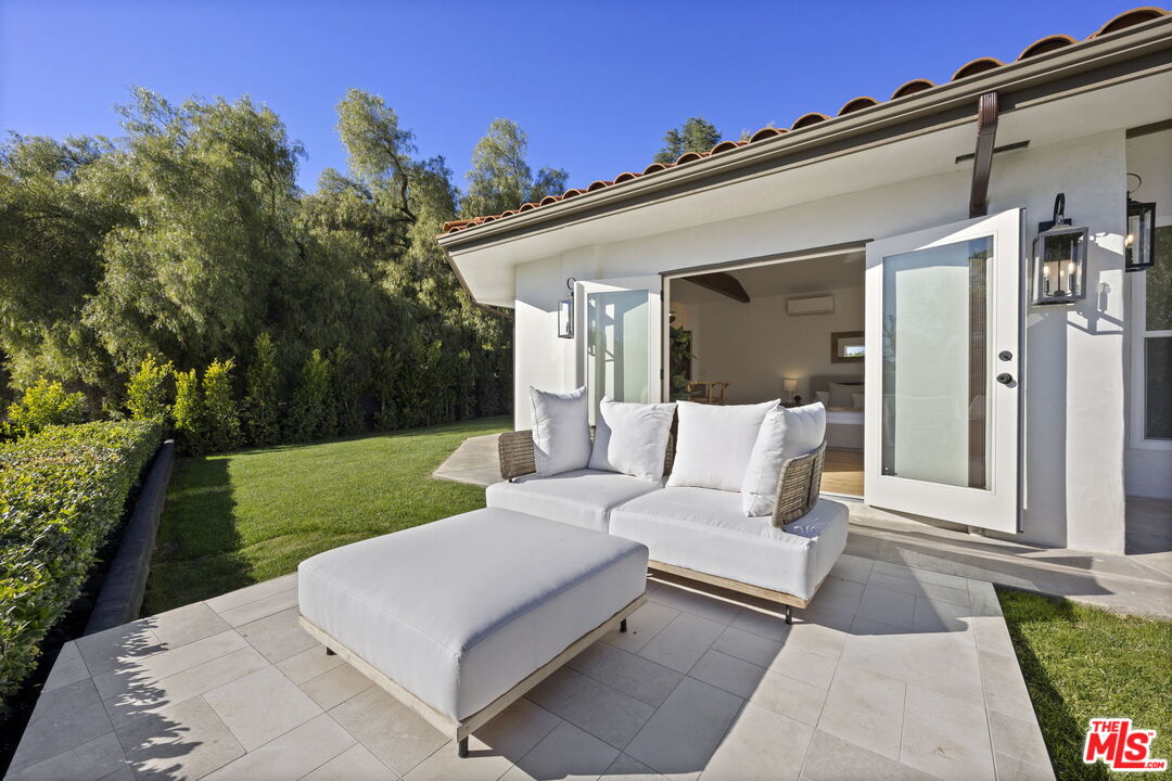 431 Montana Circle Ojai, CA 93023 - Photo 52 of 73 a view of a back yard of the house