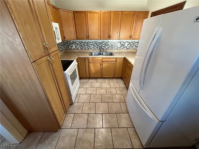 $1,995 | 113 Cedar Street, Henderson, NV 89015