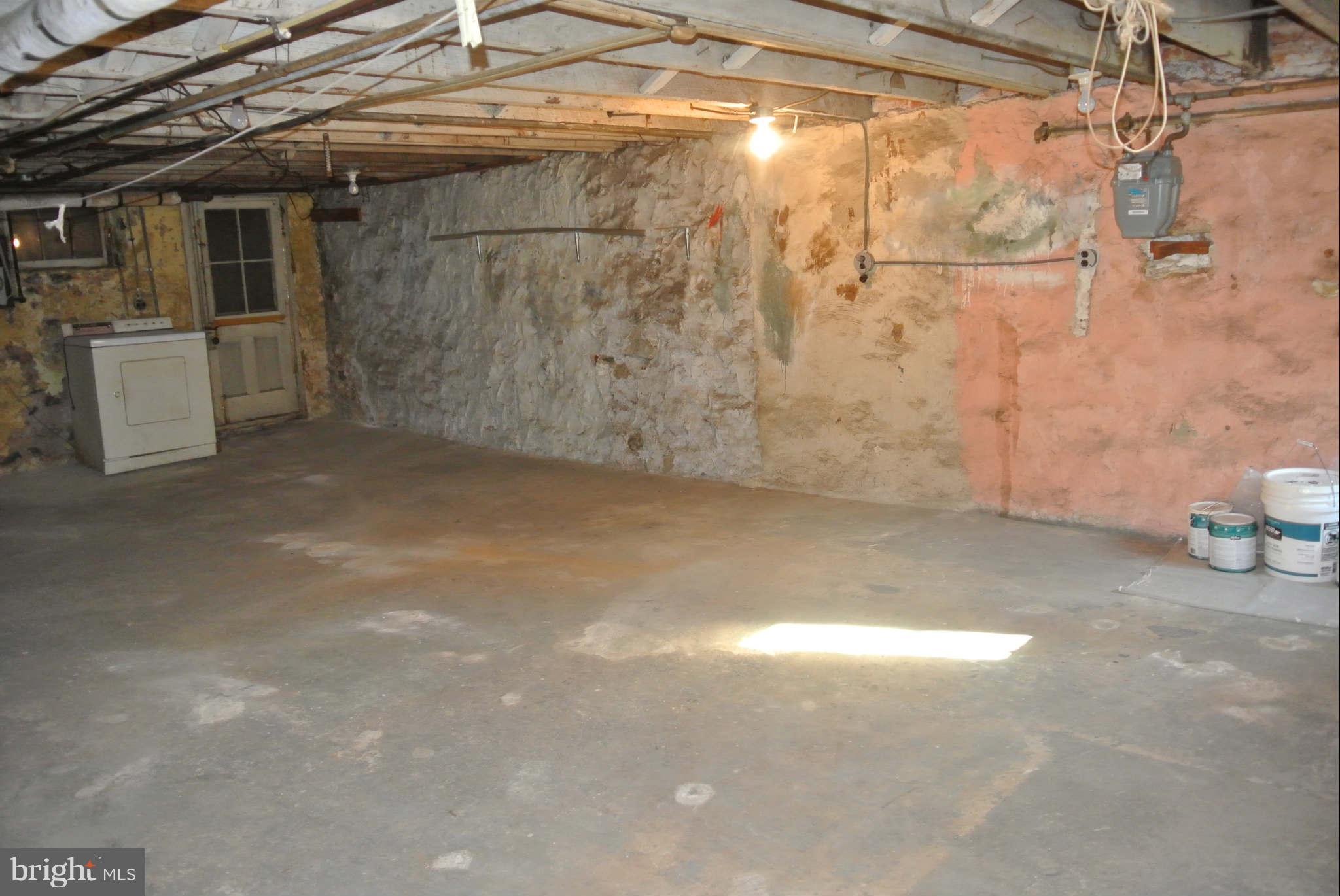 9 North Wickham Road Baltimore, MD 21229 - Photo 13 of 16 Basement
