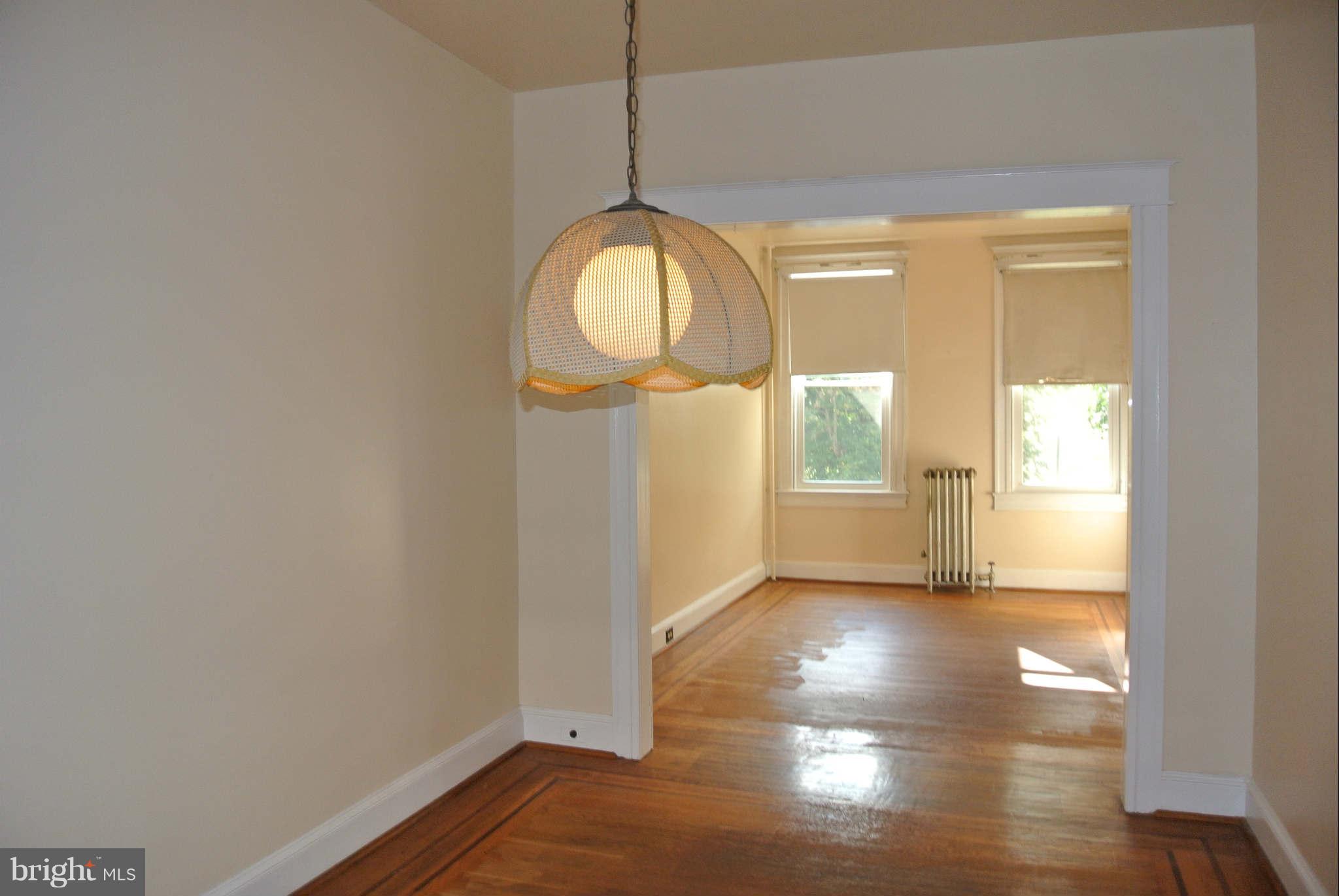 9 North Wickham Road Baltimore, MD 21229 - Photo 3 of 16 Dining Room