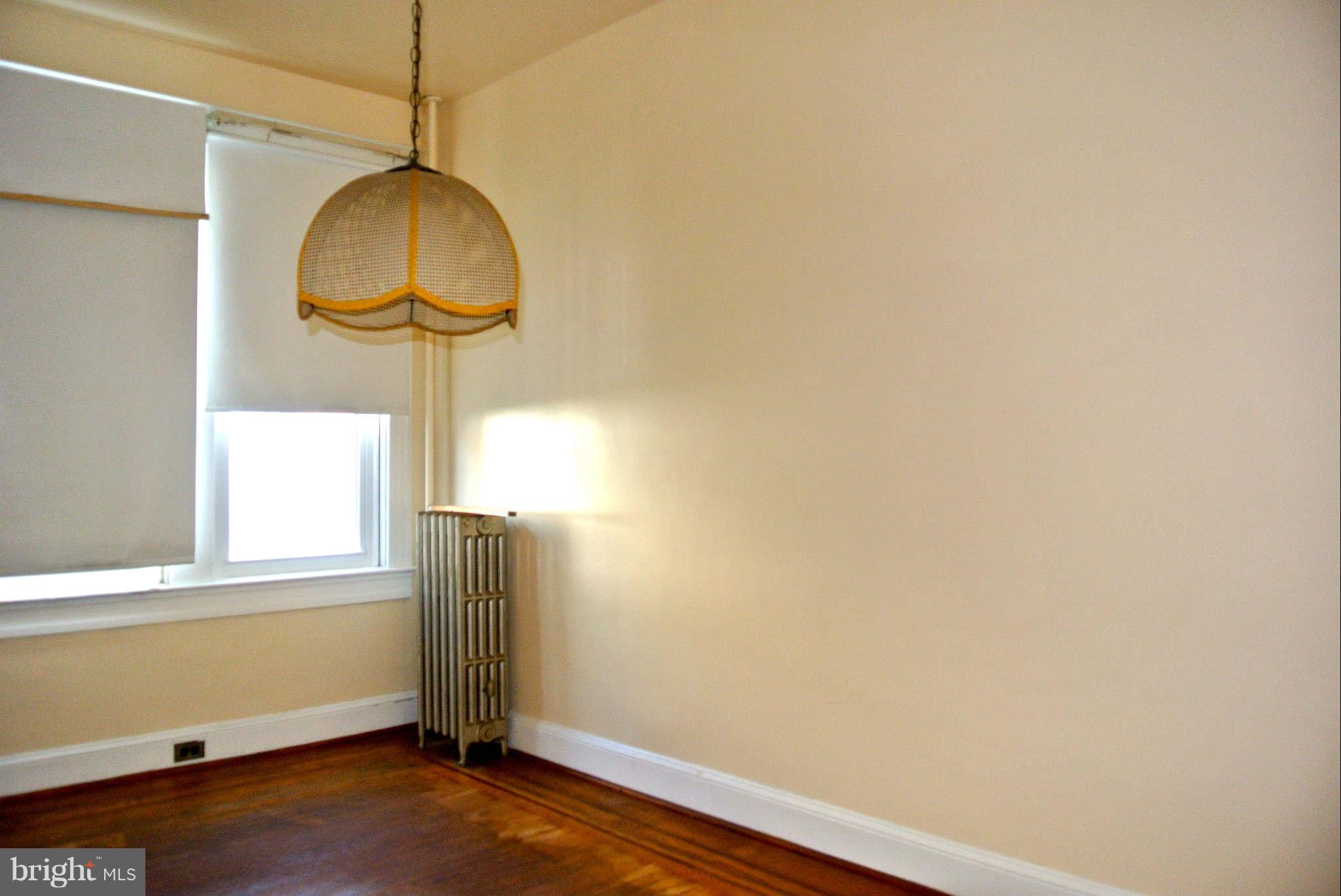 9 North Wickham Road Baltimore, MD 21229 - Photo 4 of 16 Dining Room