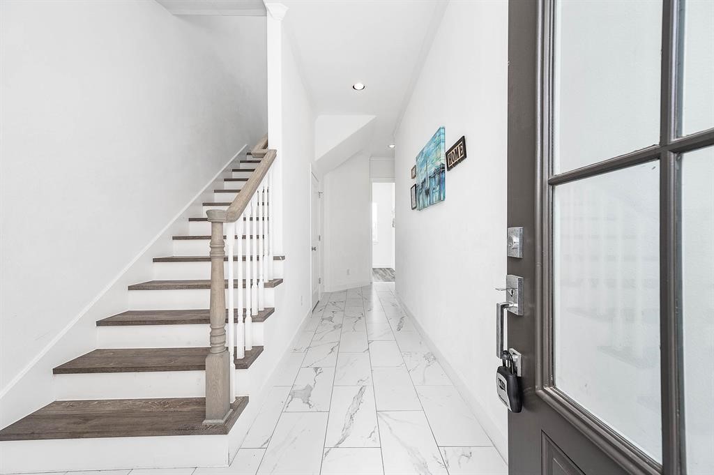 2103 Naomi Street, Unit A Houston, TX 77054 - Photo 8 of 19 a view of entryway