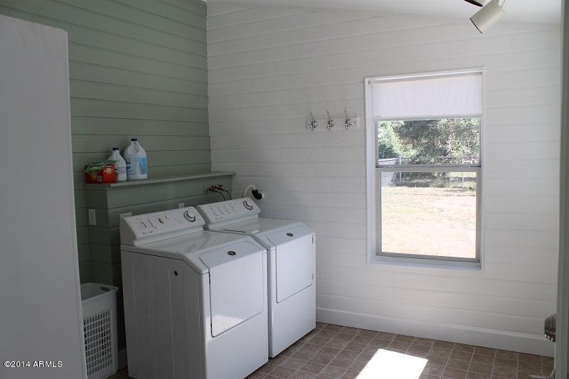 703 East Rancho Road Payson, AZ 85541 - Photo 19 of 27 Laundry Room