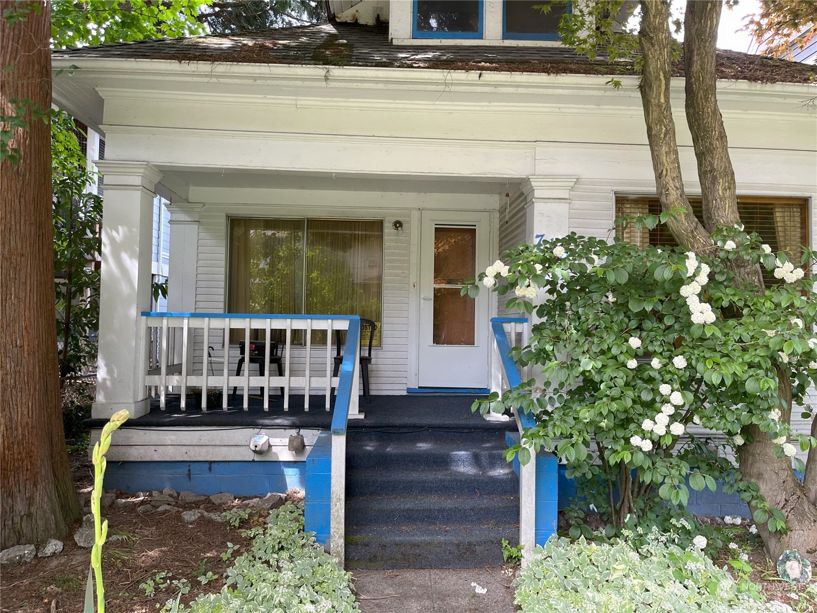 715 27th Avenue Seattle, WA 98122 - Photo 1 of 1 front view of a house with a small yard