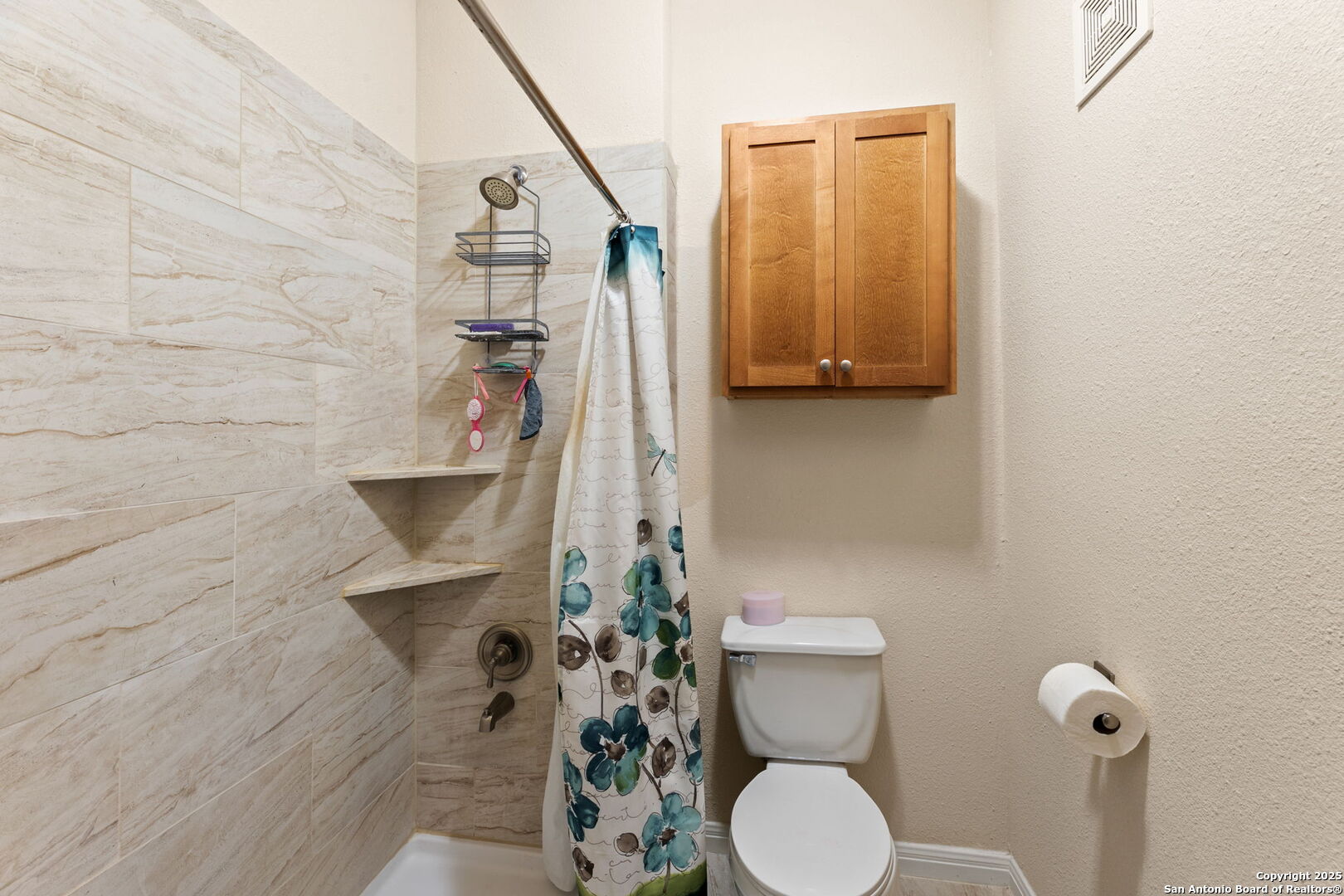 6160 Eckhert Road, Unit 204 San Antonio, TX 78240 - Photo 21 of 30 a bathroom with a toilet