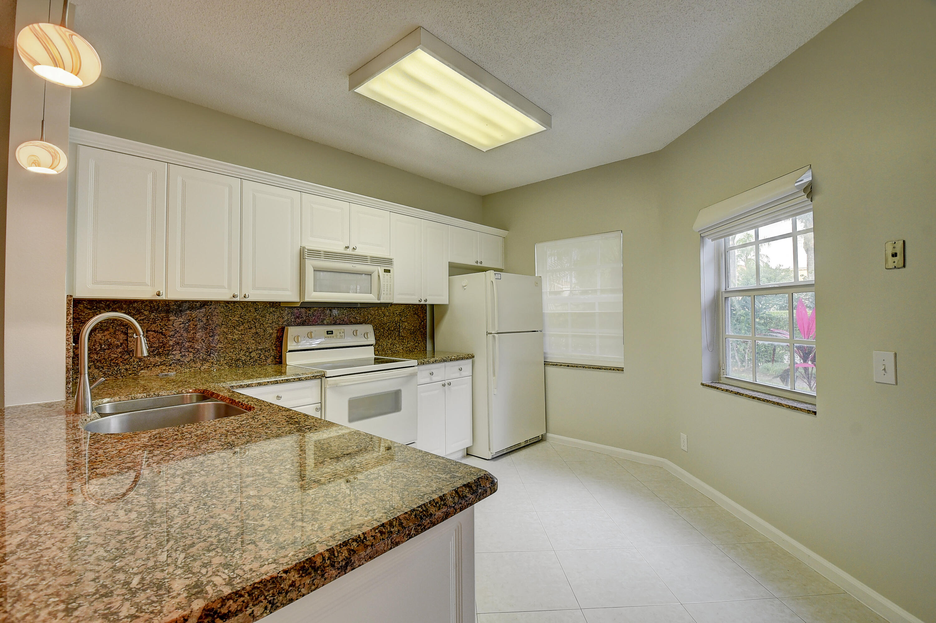 6672 Via Regina Boca Raton, FL 33433 - Photo 6 of 43 3 (7)
