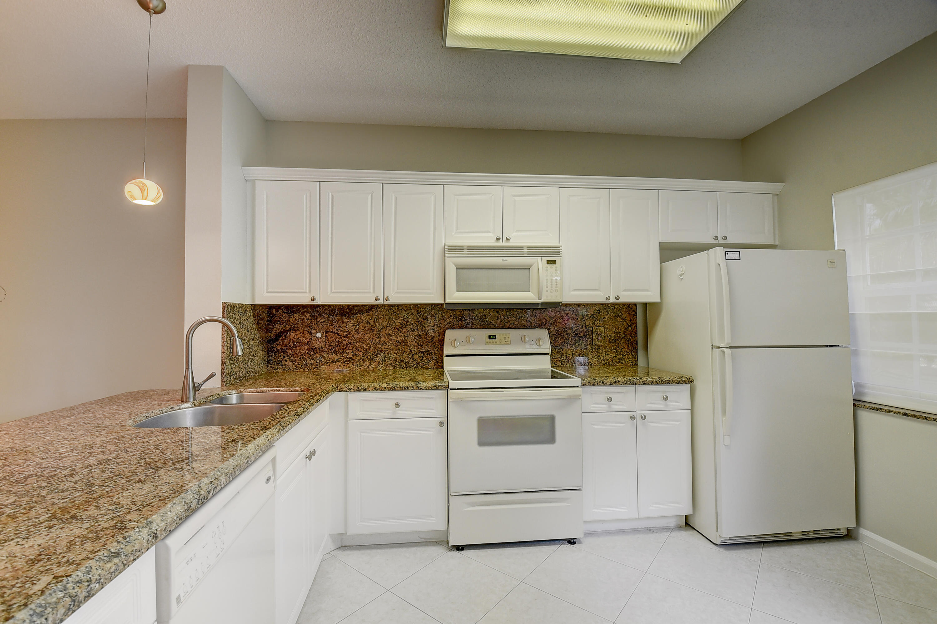 6672 Via Regina Boca Raton, FL 33433 - Photo 7 of 43 3 (8)