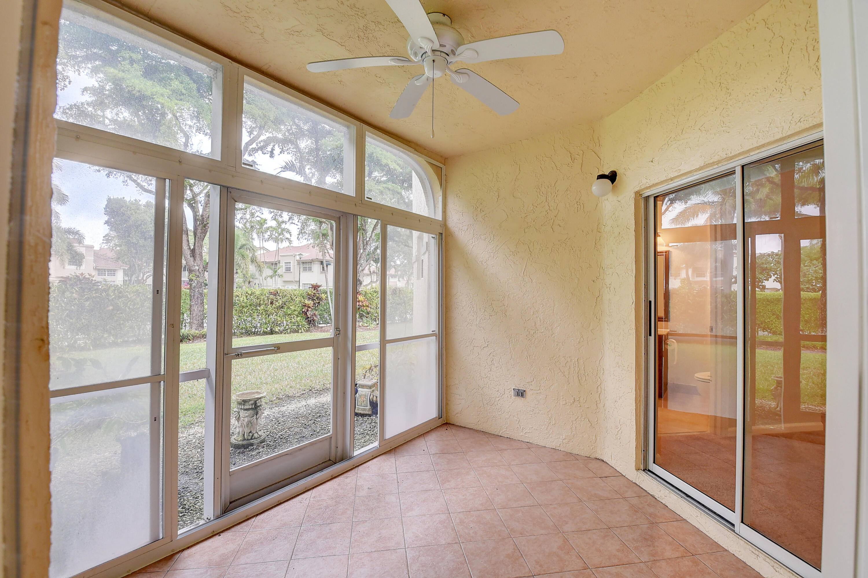 6672 Via Regina Boca Raton, FL 33433 - Photo 10 of 43 3 (11)