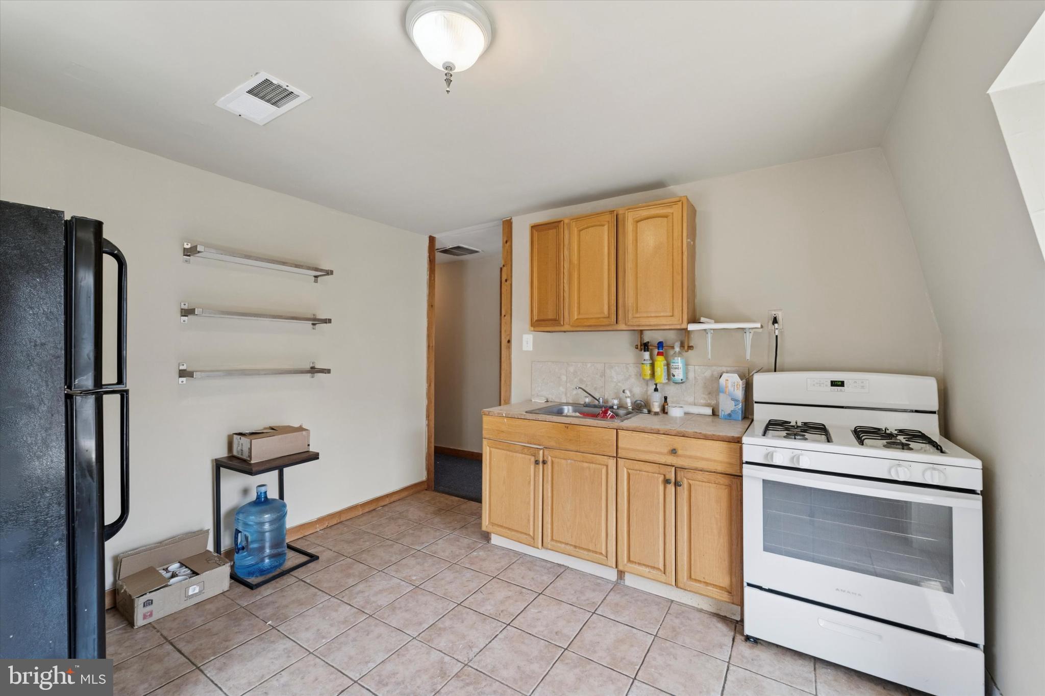 4820 Cedar Avenue Philadelphia, PA 19143 - Photo 25 of 29