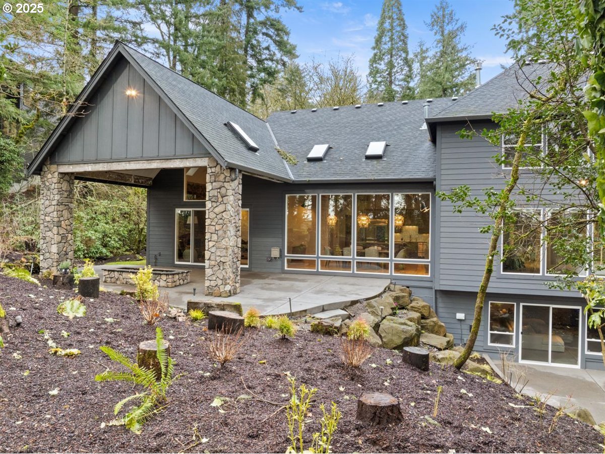 2193 Northeast 3rd Avenue Camas, WA 98607 - Photo 32 of 35 a front view of a house with garden