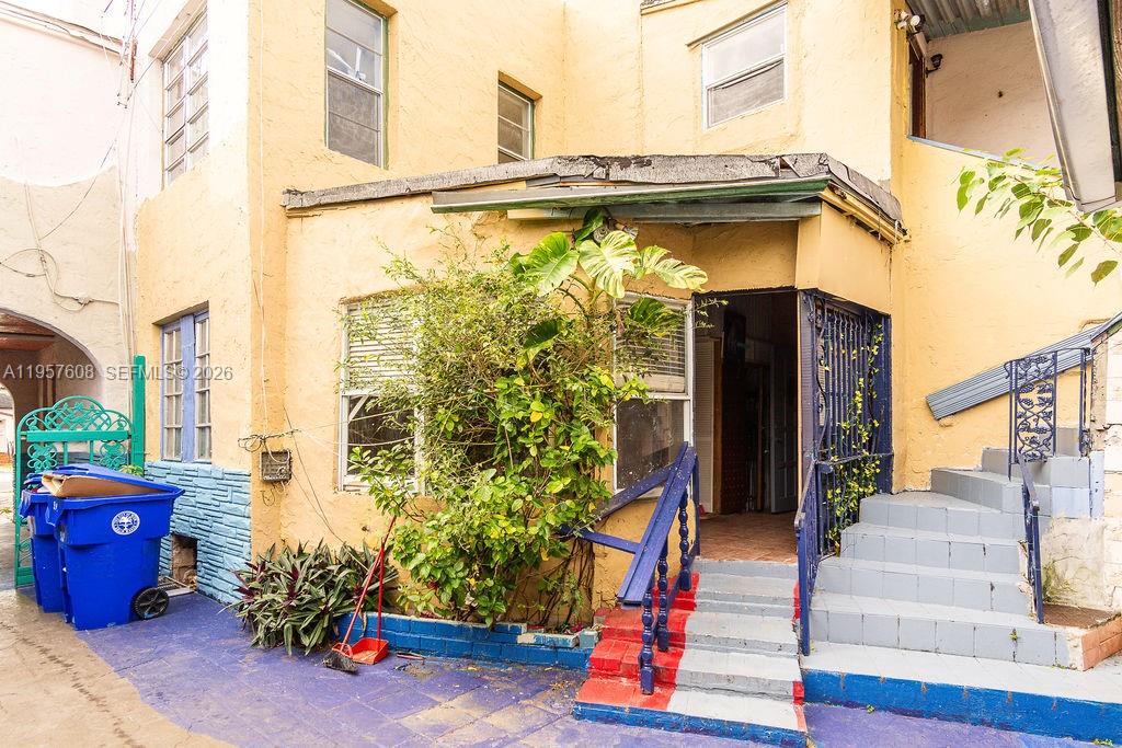 2345 Southwest 19th Street Miami, FL 33145 - Photo 18 of 21 a building view with outdoor space