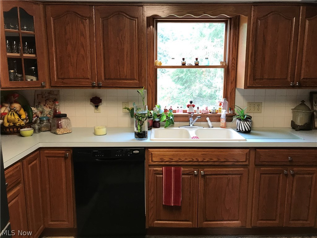 3444 Greenwich Road Barberton, OH 44203 - Photo 22 of 29 Kitchen with dishwasher