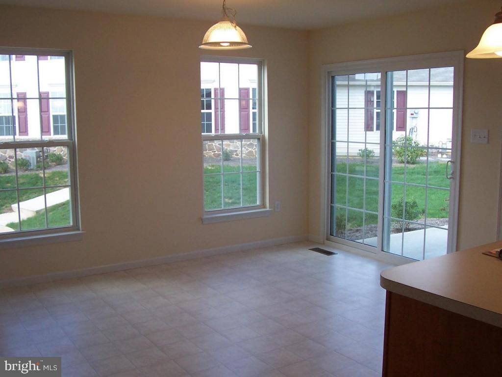 615 East Newport Road, Unit 3 Lititz, PA 17543 - Photo 4 of 8