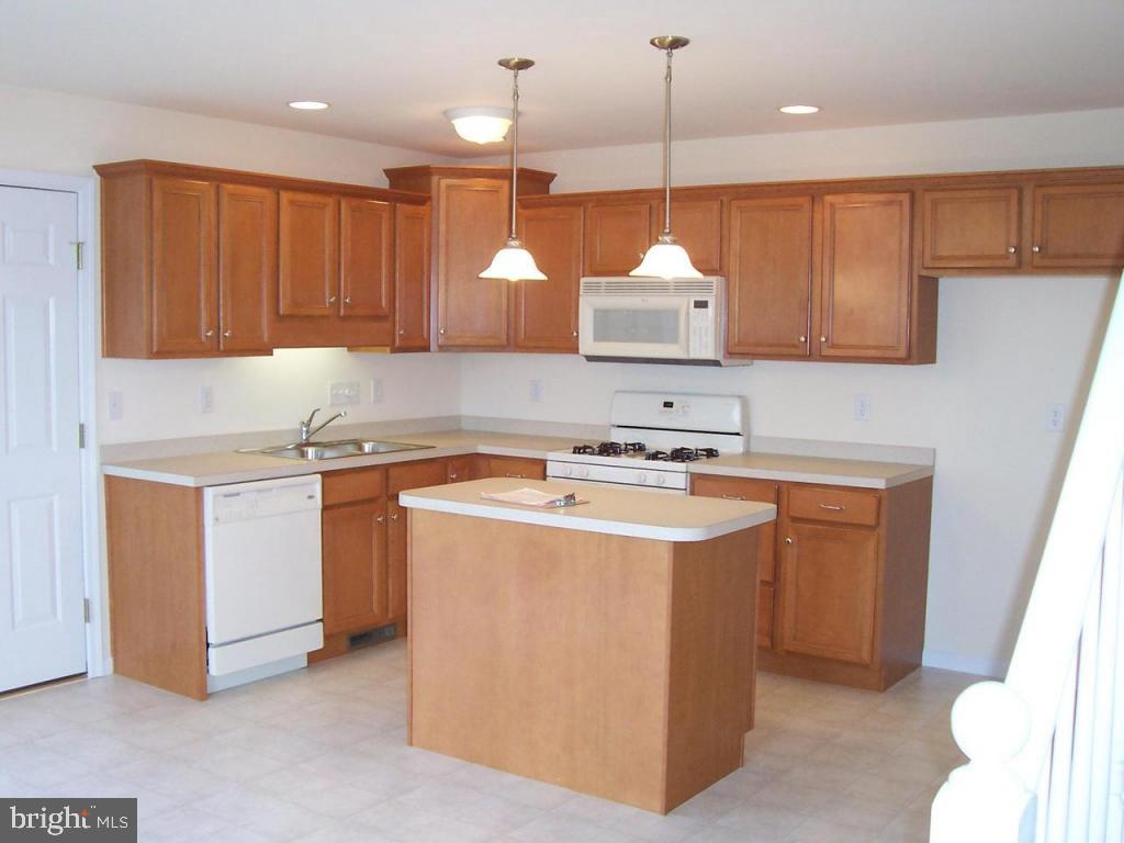 615 East Newport Road, Unit 3 Lititz, PA 17543 - Photo 5 of 8