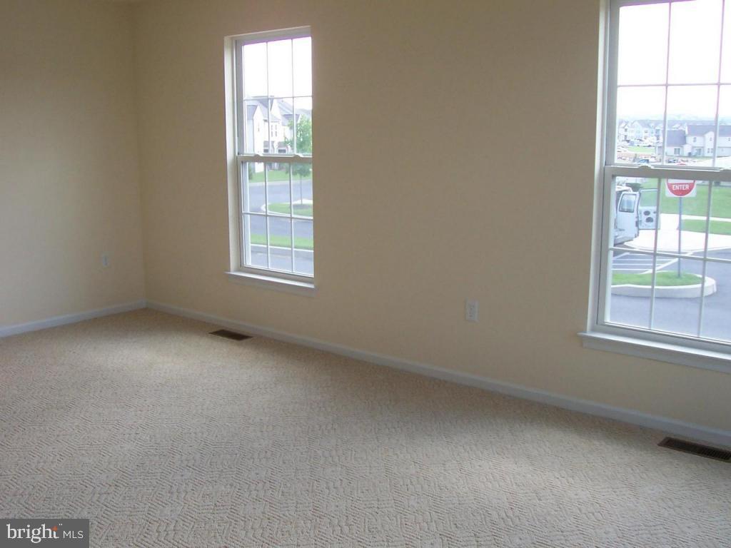 615 East Newport Road, Unit 3 Lititz, PA 17543 - Photo 6 of 8