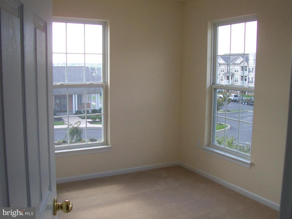 615 East Newport Road, Unit 3 Lititz, PA 17543 - Photo 8 of 8