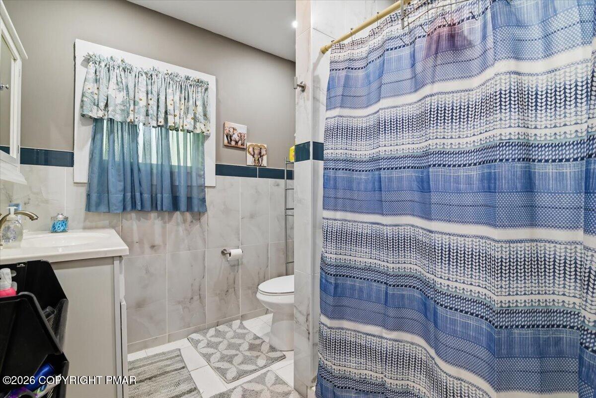 122 Cross Road Saylorsburg, PA 18353 - Photo 14 of 38 Full Bath