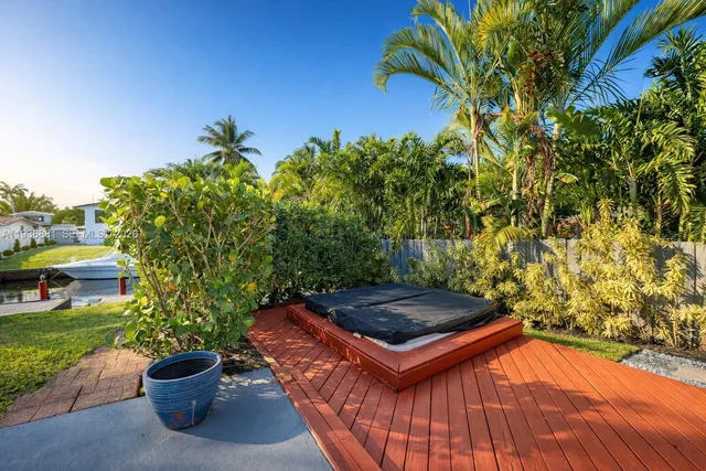 $999,000 | 2413 Nassau Lane, Fort Lauderdale, FL 33312