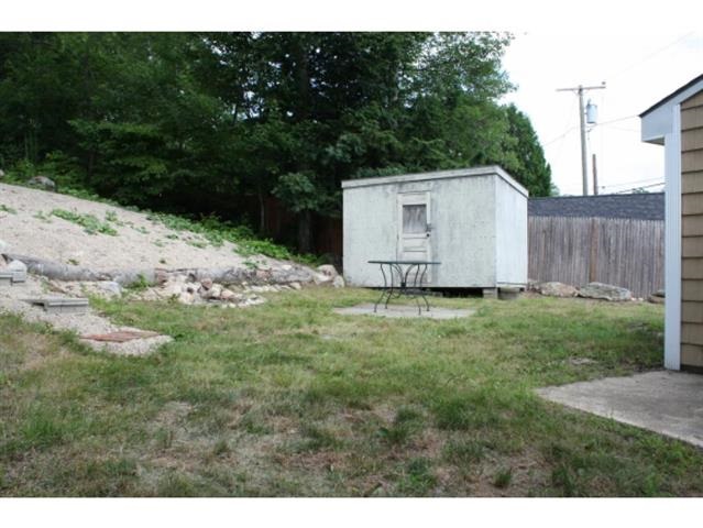 142 Chases Grove Road Derry, NH 03038 - Photo 13 of 17