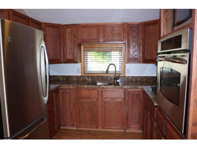 142 Chases Grove Road Derry, NH 03038 - Photo 4 of 17