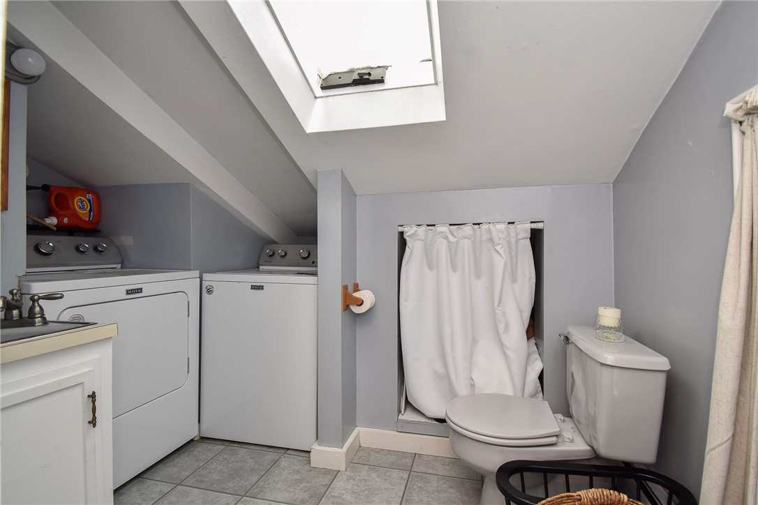 195 Town Farm Road Coventry, RI 02816 - Photo 27 of 47 2nd floor laundry