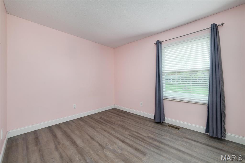 212 Universal Drive St. Peters, MO 63376 - Photo 14 of 17