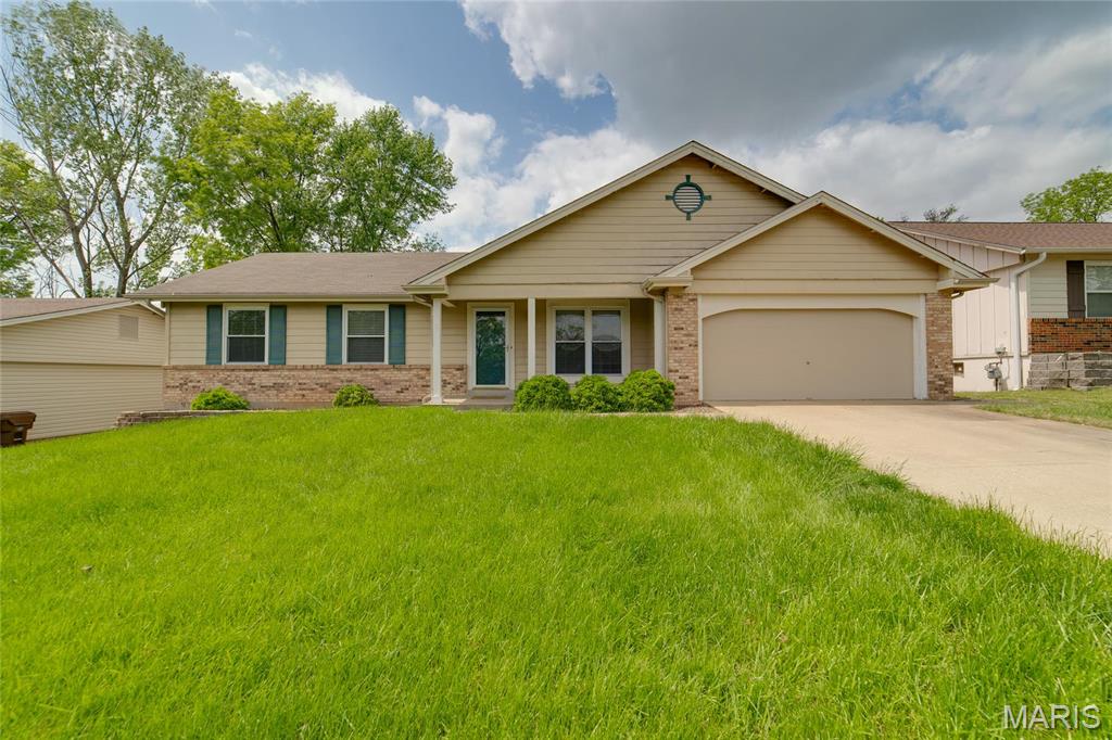 212 Universal Drive St. Peters, MO 63376 - Photo 2 of 17