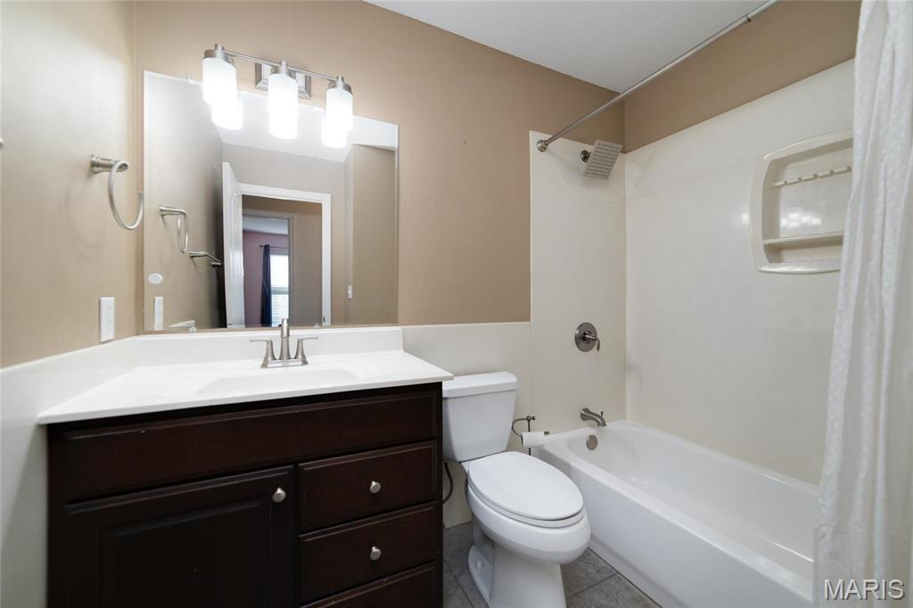 212 Universal Drive St. Peters, MO 63376 - Photo 10 of 17