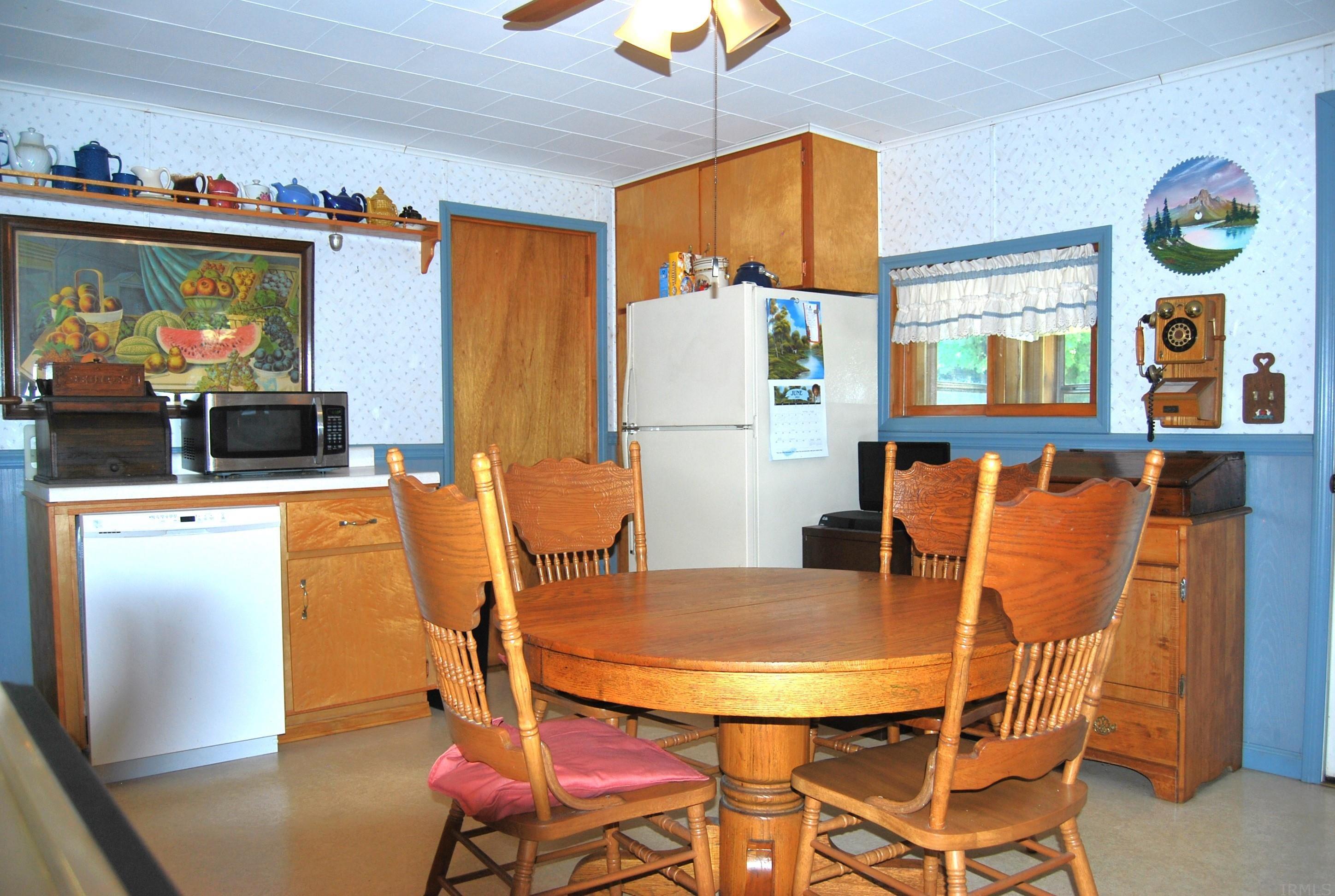 214 South Elm Street Albion, IN 46701 - Photo 7 of 9