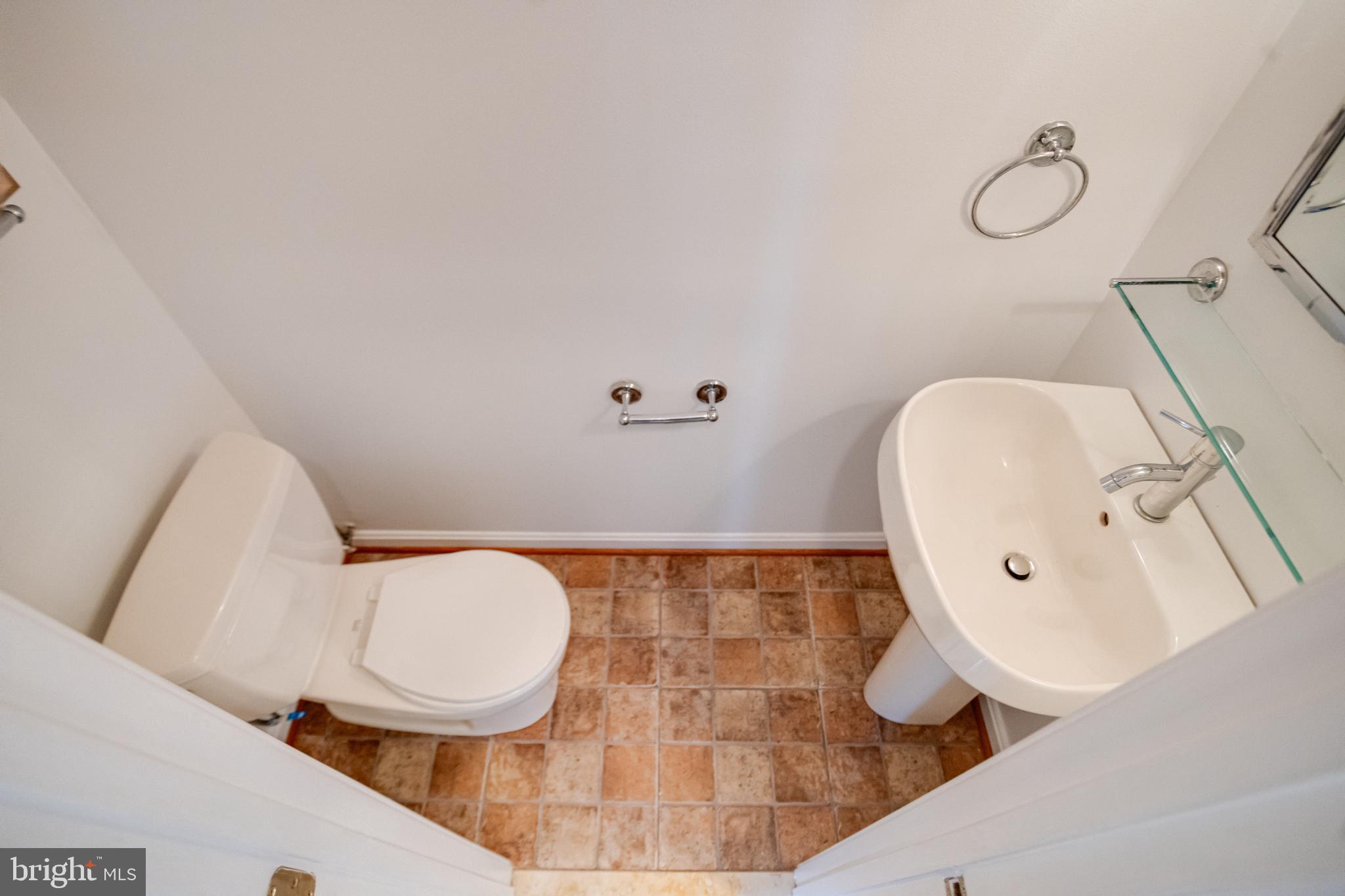 2006 Ripley Point Court Odenton, MD 21113 - Photo 17 of 51 1st Floor Powder Room