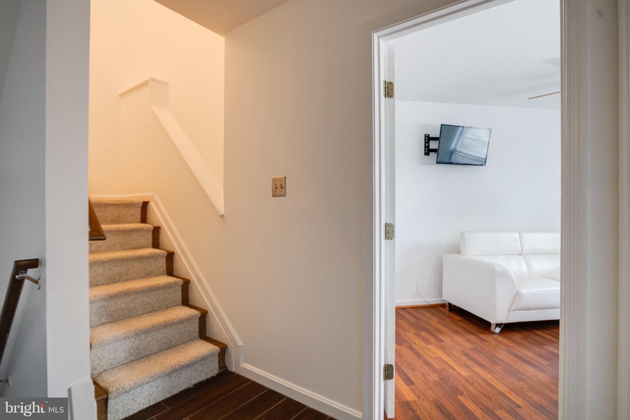 2006 Ripley Point Court Odenton, MD 21113 - Photo 18 of 51 Inviting entryway with warm wooden tones.