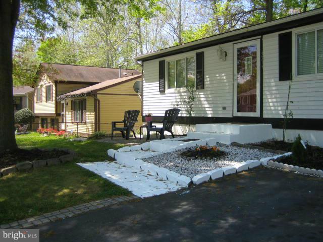3217 Napper Road Alexandria, VA 22306 - Photo 2 of 28 Exterior (Front)