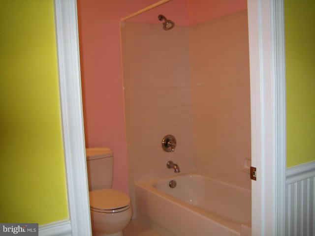 3217 Napper Road Alexandria, VA 22306 - Photo 21 of 28 Bath