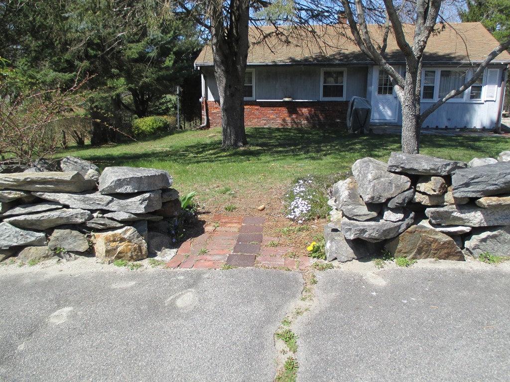 46 Roberta Road Blackstone, MA 01504 - Photo 28 of 30 Gallery Image 28