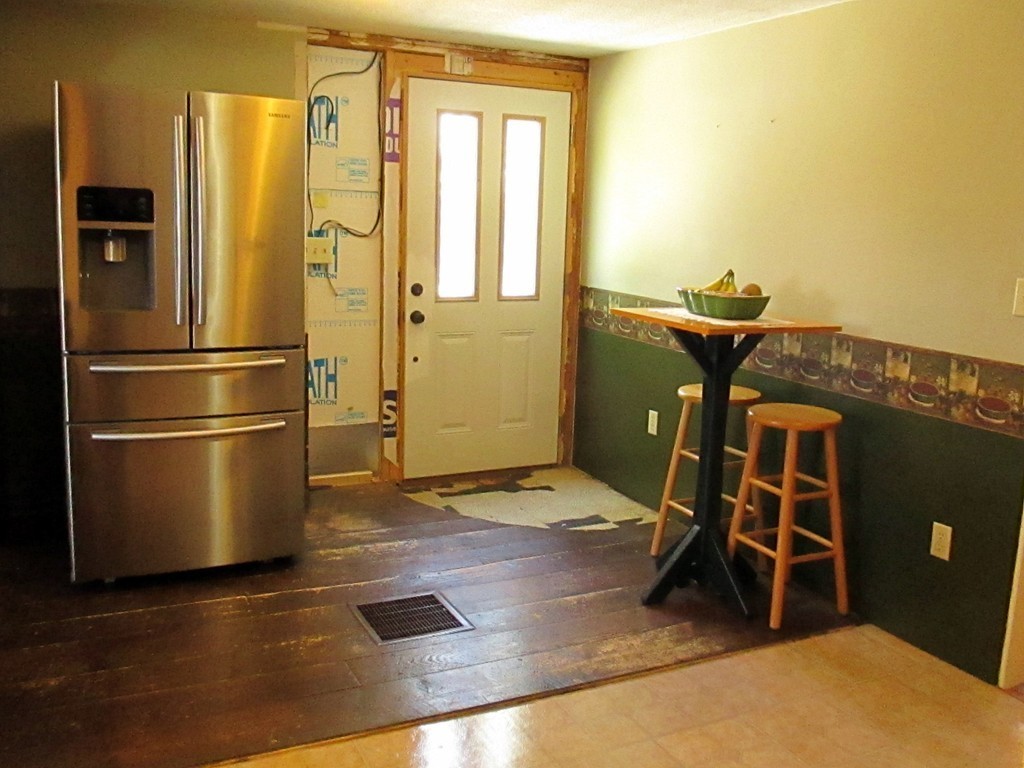 46 Roberta Road Blackstone, MA 01504 - Photo 7 of 30 Gallery Image 7