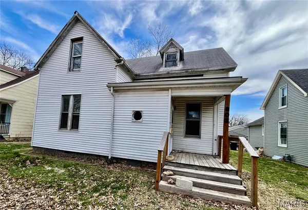 $99,000 | 802 East D Street, Belleville, IL 62220