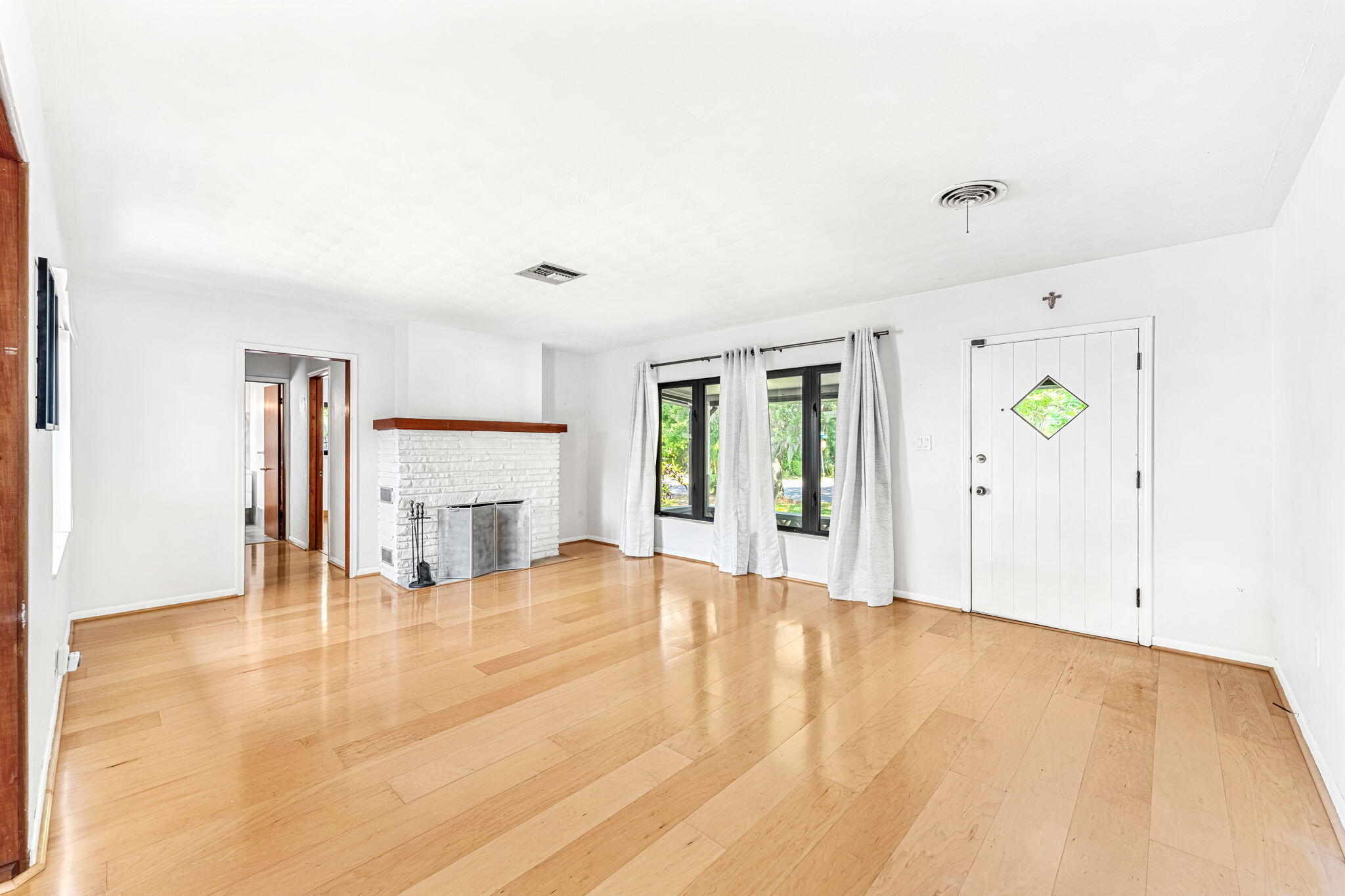 2300 Country Club Road Melbourne, FL 32901 - Photo 12 of 51 12-web-or-mls-DSC03272-HDR