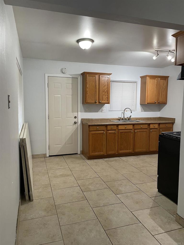 1210-16 Helix Street Spring Valley, CA 91977 - Photo 14 of 36 Gallery Image 14