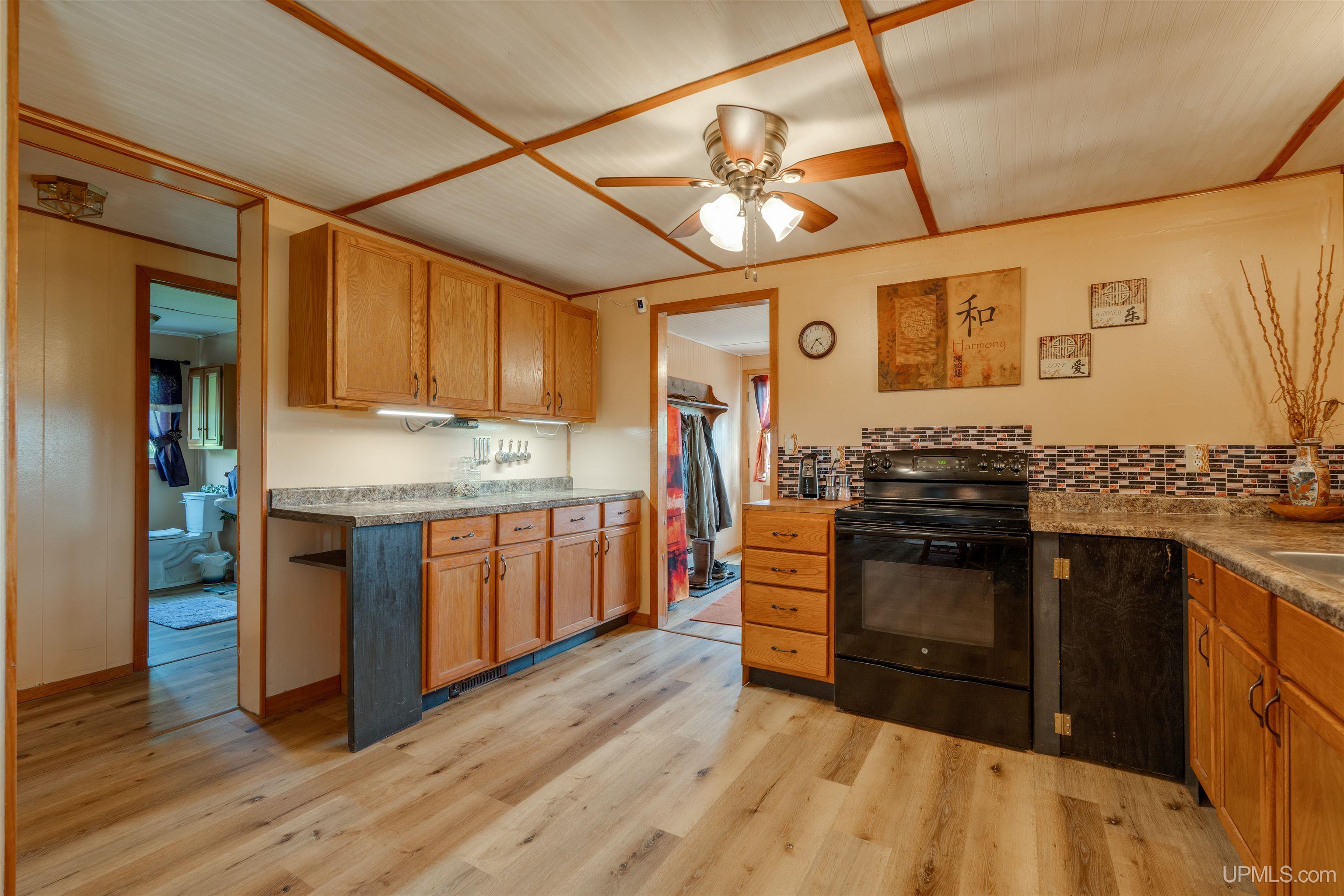984 N Dixon Road Manistique, MI 49854 - Photo 5 of 52
