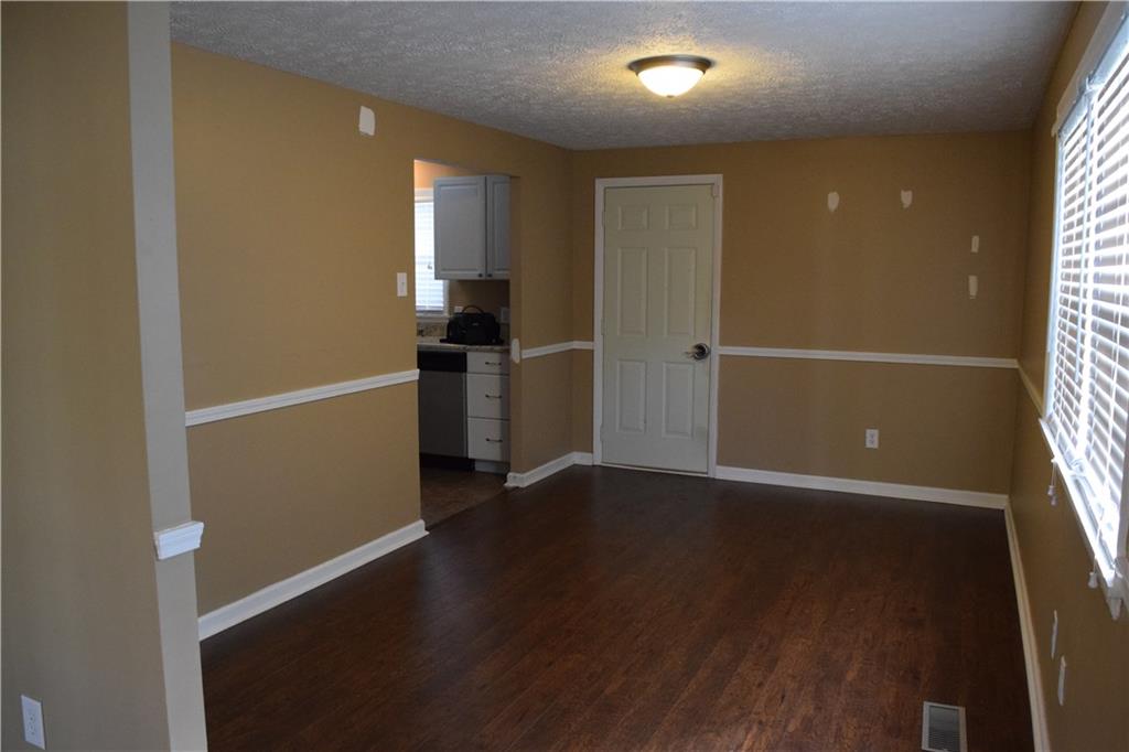 1722 Shawnee Road Indianapolis, IN 46260 - Photo 4 of 17 Gallery Image 4