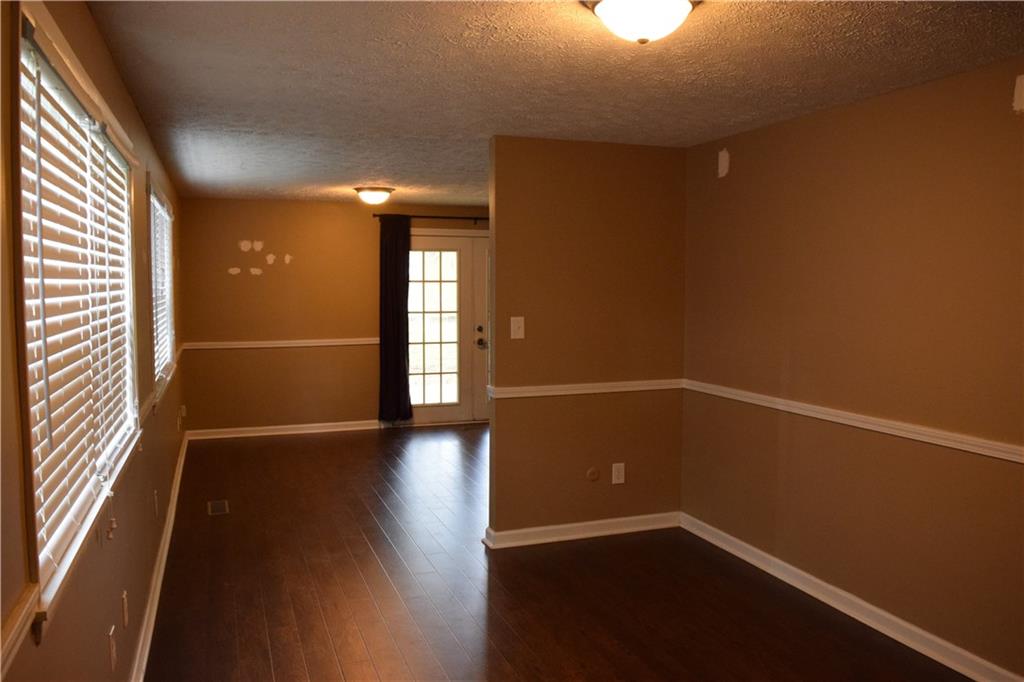 1722 Shawnee Road Indianapolis, IN 46260 - Photo 5 of 17 Gallery Image 5