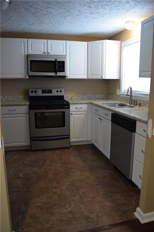 1722 Shawnee Road Indianapolis, IN 46260 - Photo 6 of 17 Gallery Image 6