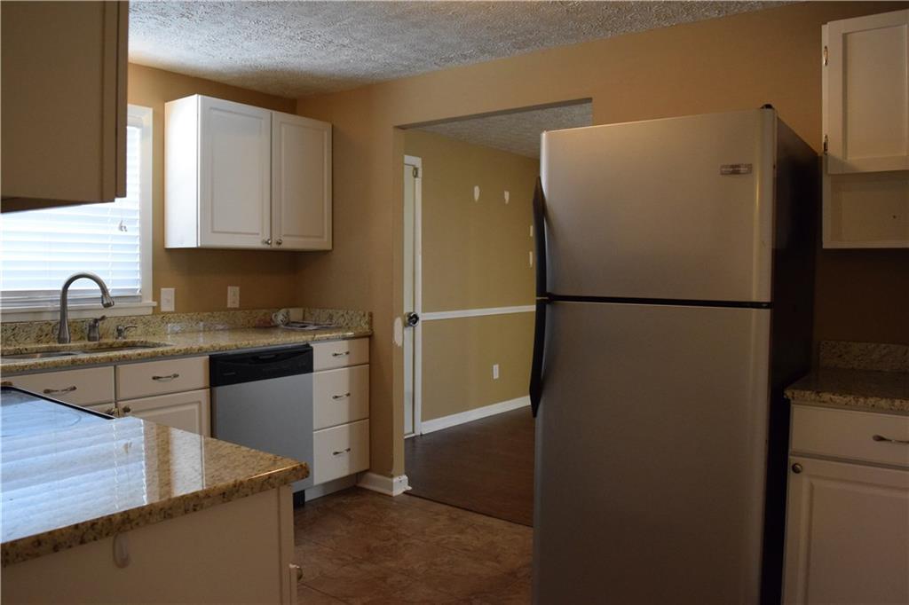 1722 Shawnee Road Indianapolis, IN 46260 - Photo 8 of 17 Gallery Image 8