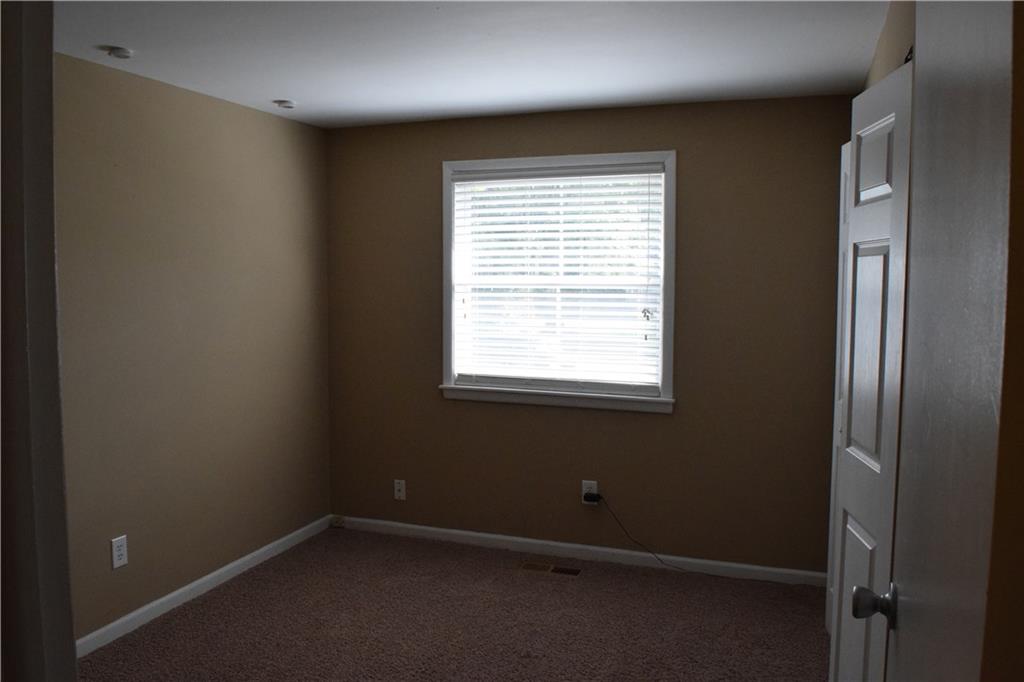 1722 Shawnee Road Indianapolis, IN 46260 - Photo 10 of 17 Gallery Image 10