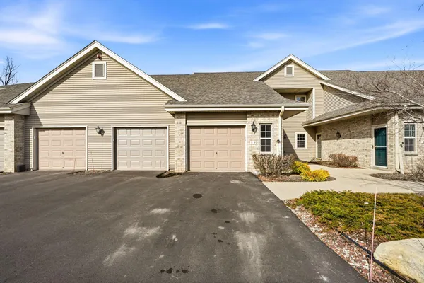 $329,000 | 18520 Emerald Circle, Unit F, Brookfield, WI 53045